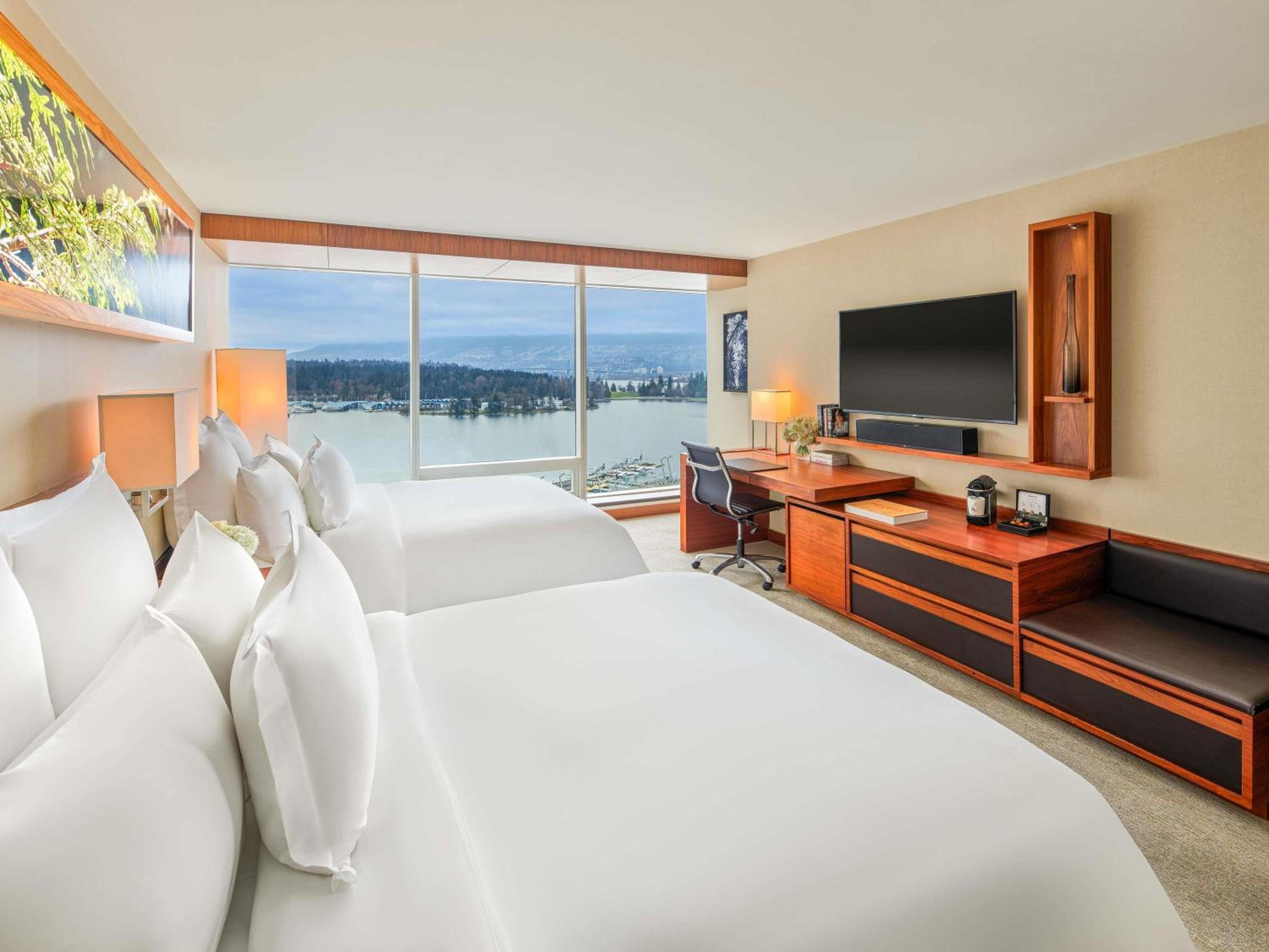 Signature, Harbor, 2 Queen Beds, Mountain View