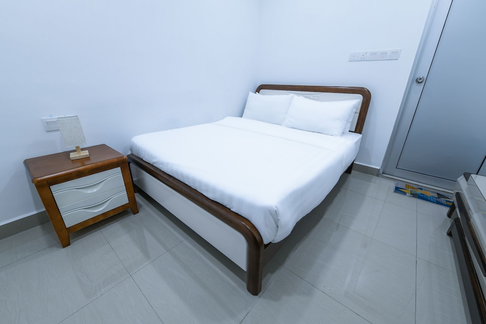 Capital O 90543 Sp Star Hotel 33/53