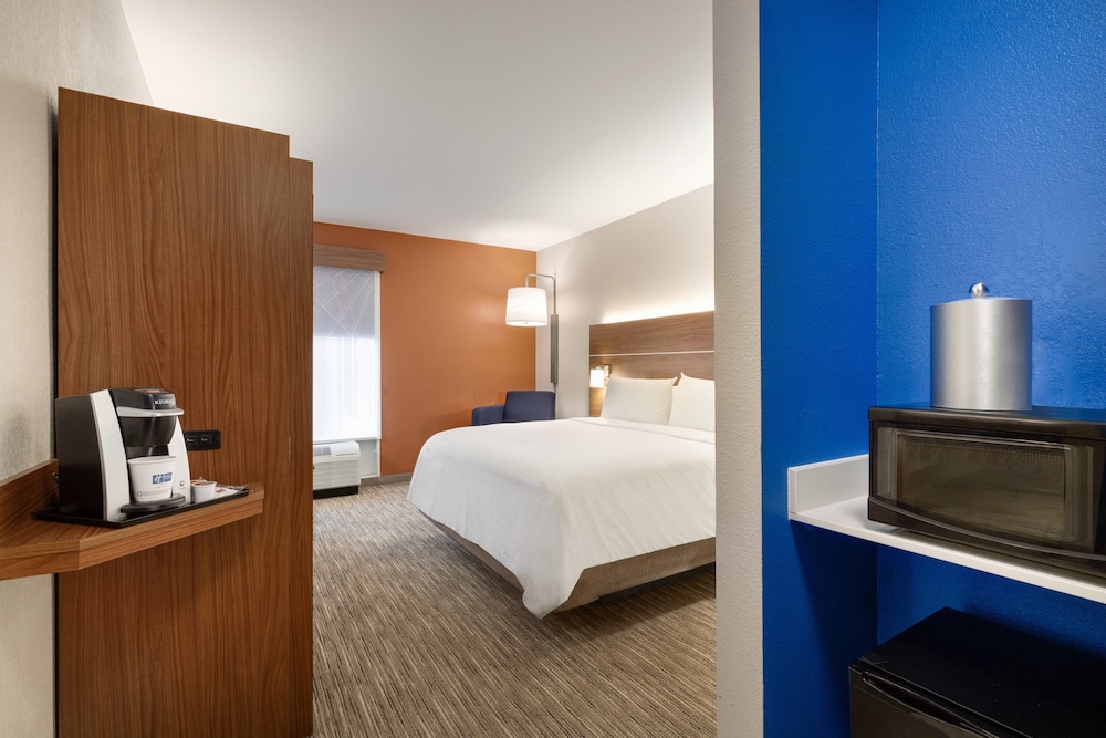 Holiday Inn Express Hotel Suites Auburn University Area 15/53