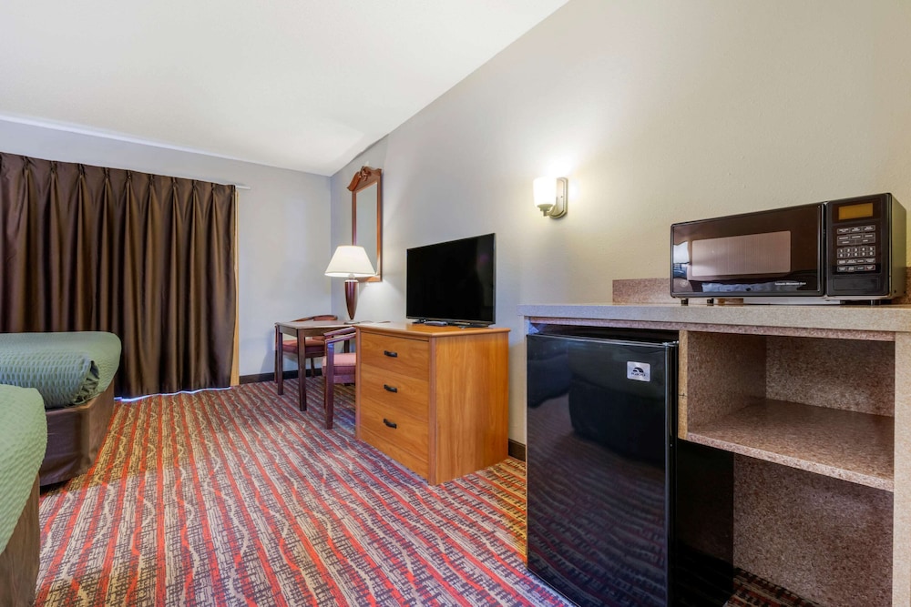 Econo Lodge Lakeview 30/44