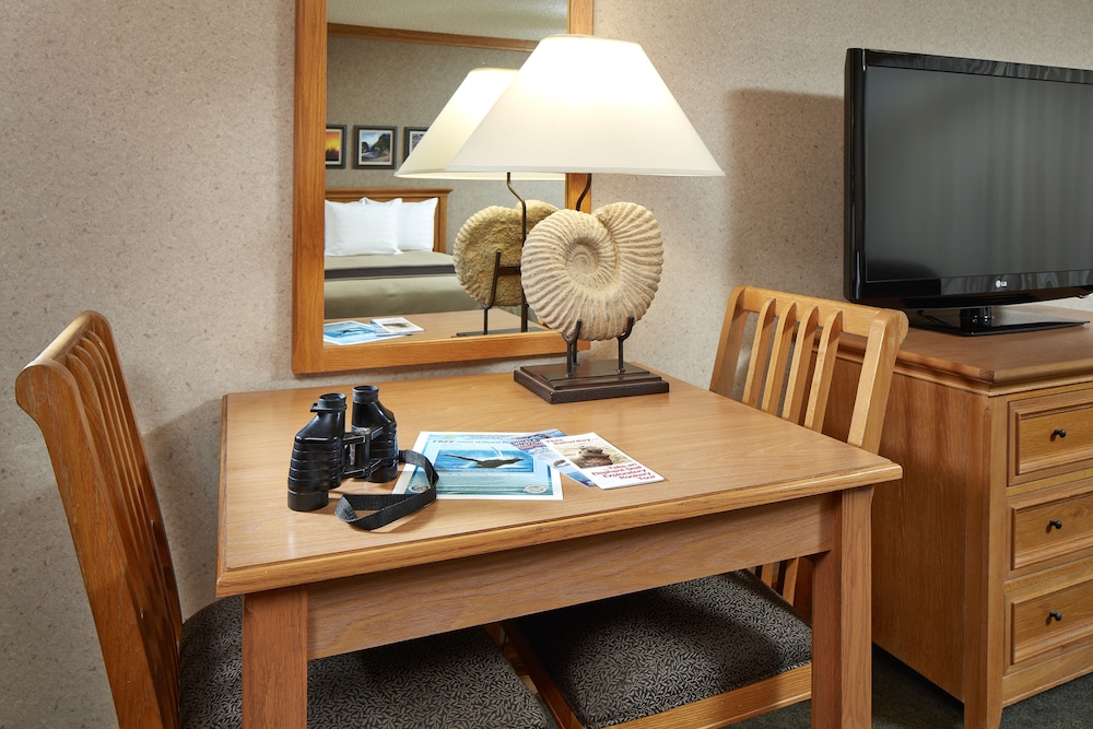 Cavalier Oceanfront Resort 49/67