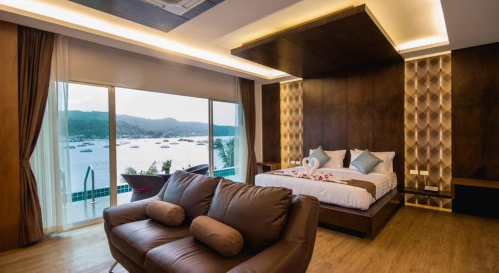 Phi Phi Cliff Beach Resort 50/69