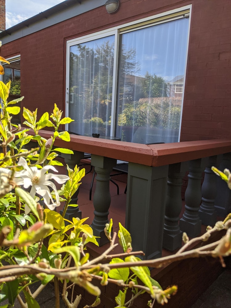 Balmoral Lodge Hotel 24/42