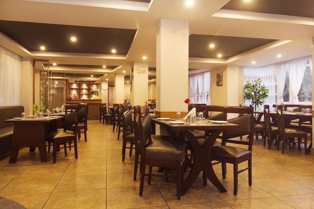 Sikkim Retreat Hotel 28/32