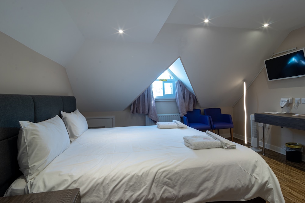 The Gissons Hotel 19/50
