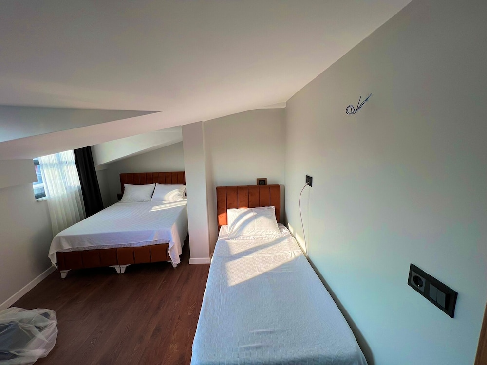 Beta Hotel 6/37