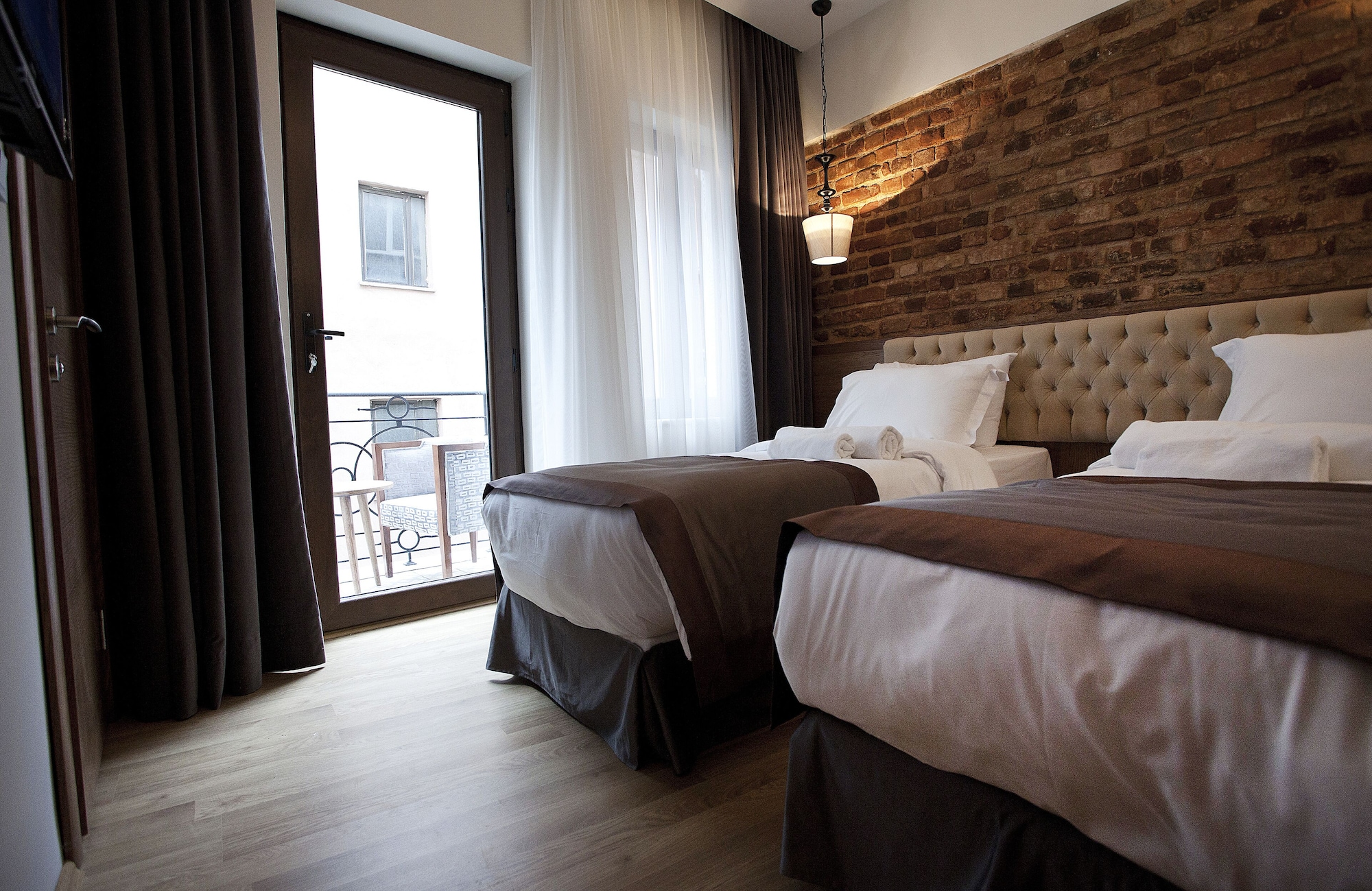 ROOM, TRIPLE, BALCONY