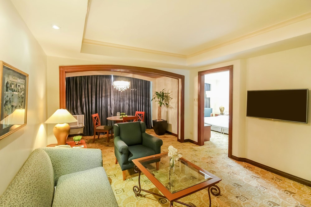 Makati Palace Hotel 32/50