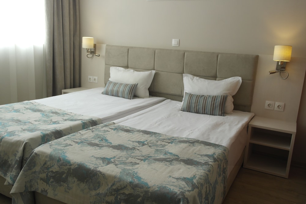 Hotel Helios 8/38