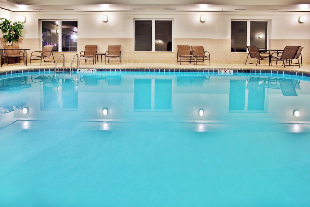 Holiday Inn Express Hotel & Suites Dubuque-West 6/51