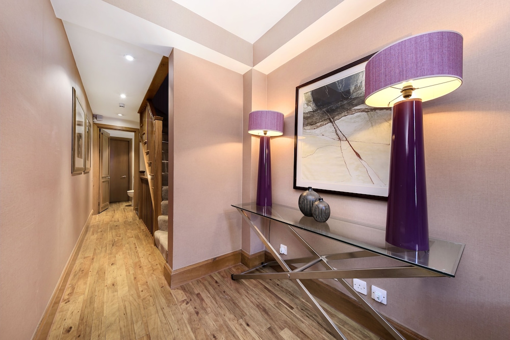 Cheval Knightsbridge 27/50