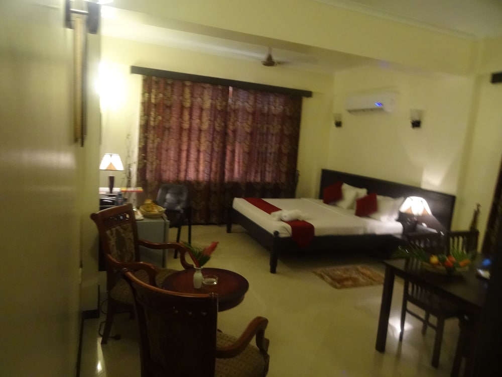 Hotel Sapphire 20/68