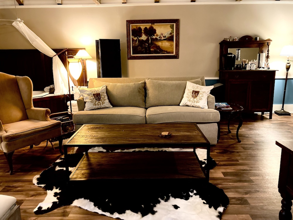 Coppersmith Inn Bed and Breakfast 38/50