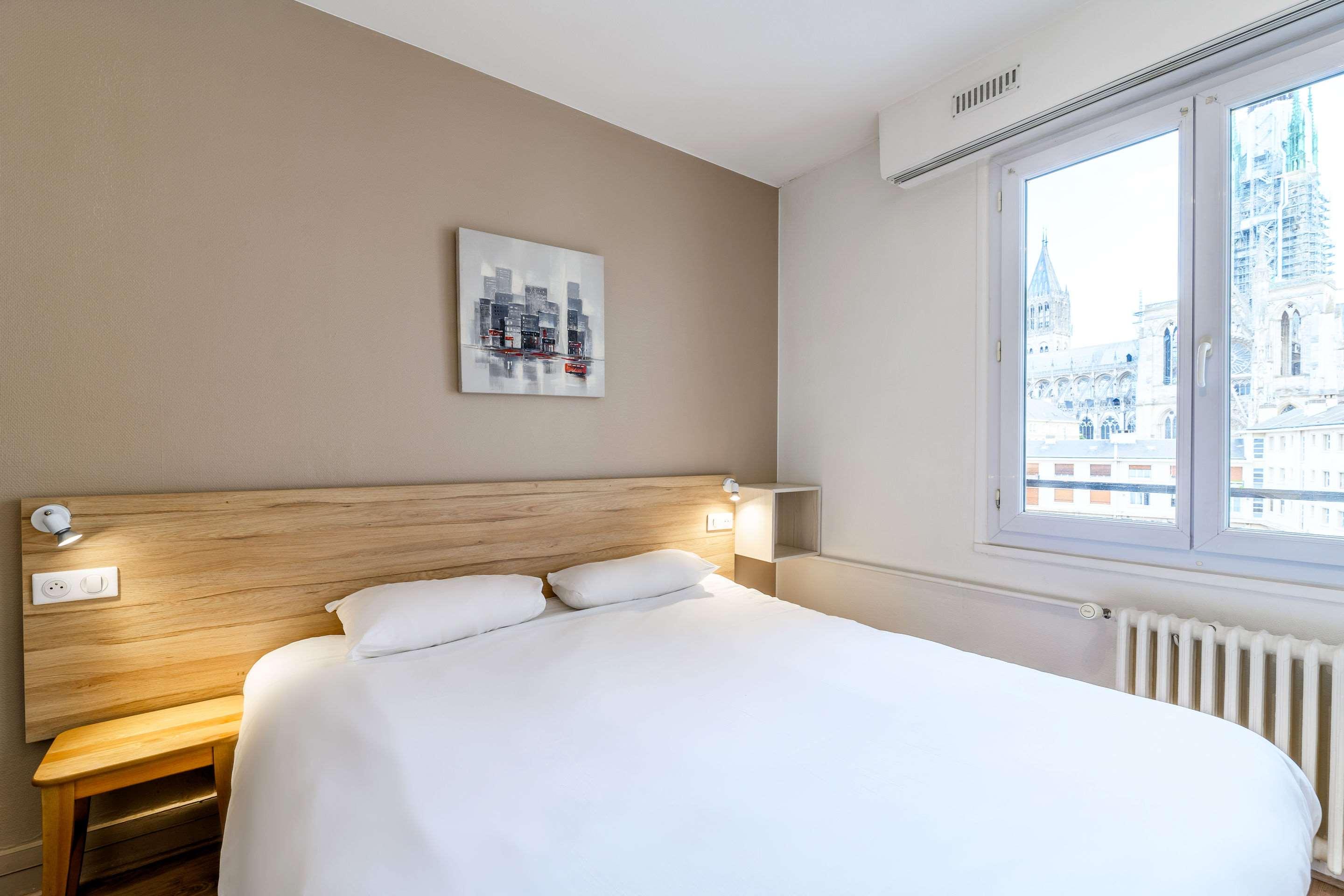 Upgrade, Double Bed، Comfort Hotel Alba Rouen 2/3