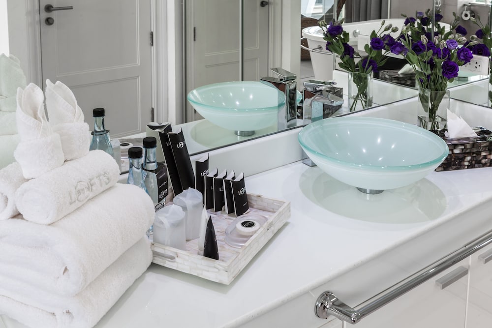 2 BEDROOMS, GRAND, SUITE
