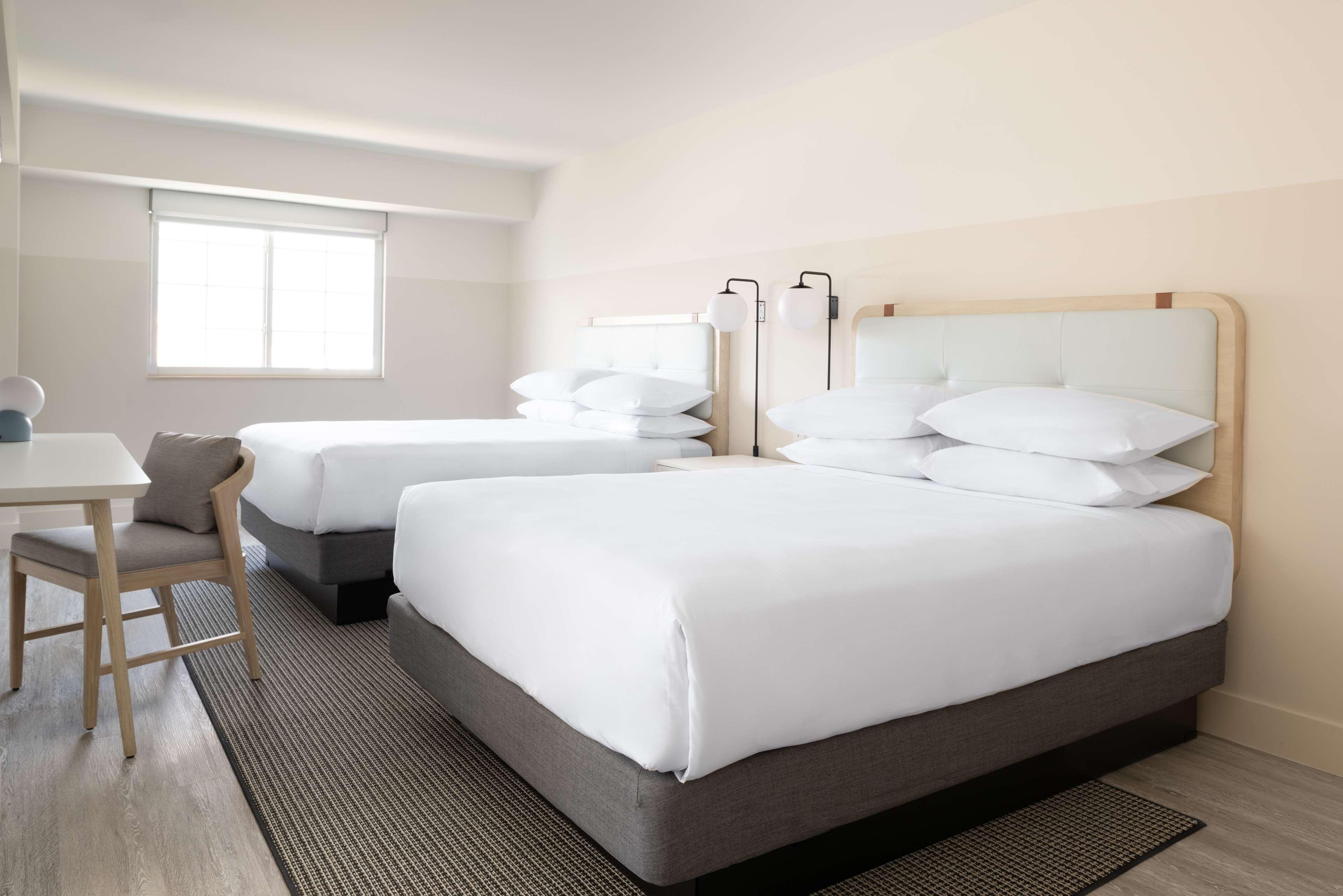 Room at Hampton by Hilton Grand Cayman Seven Mile Beach, Seven Mile Beach