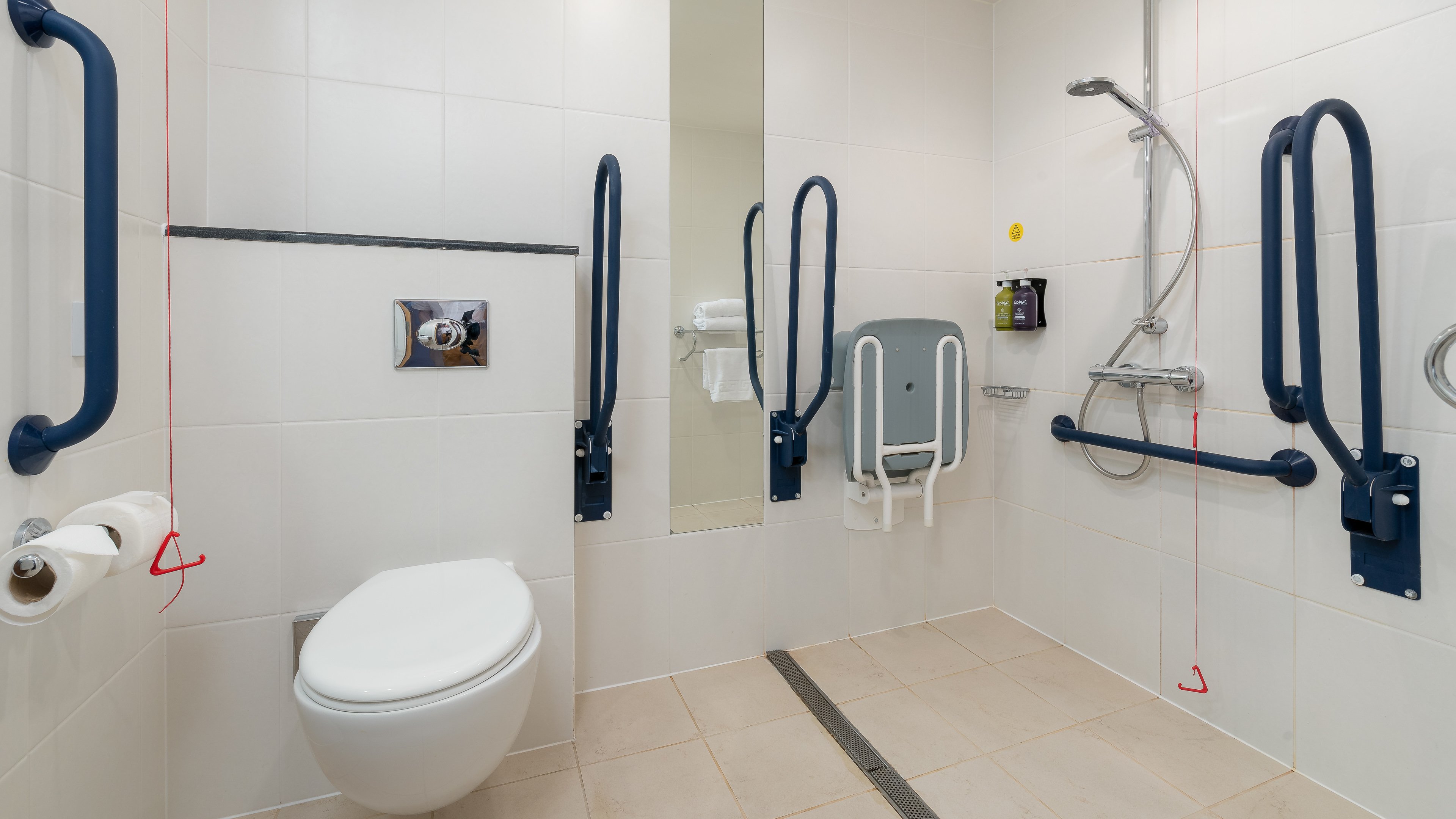 Holiday Inn Express Leigh - Sports Village 47/50