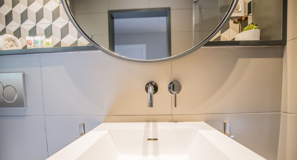 Ona Hotels Mosaic 50/50