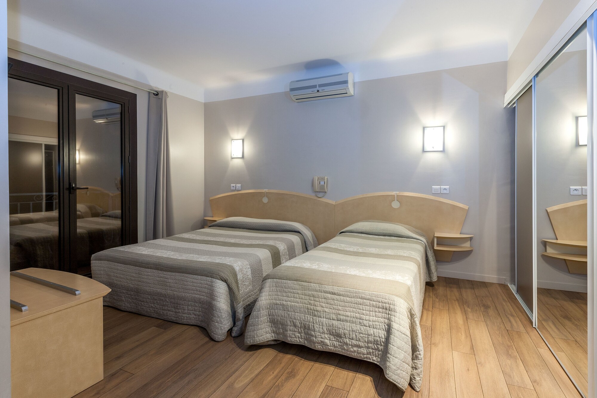 COMFORT, DOUBLE BED