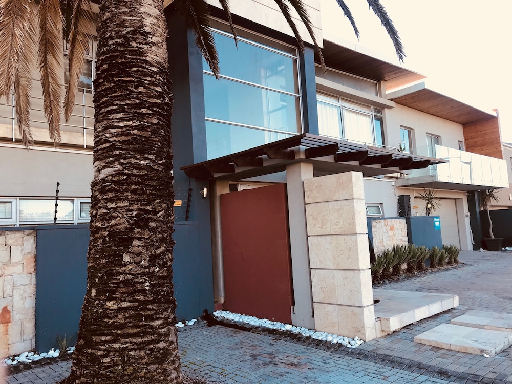 Sunset Beach Guesthouse 16/24