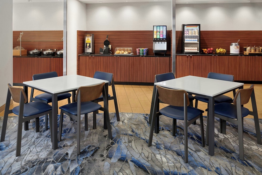 Fairfield Inn And Suites By Marriott Charlotte Airport 84/100