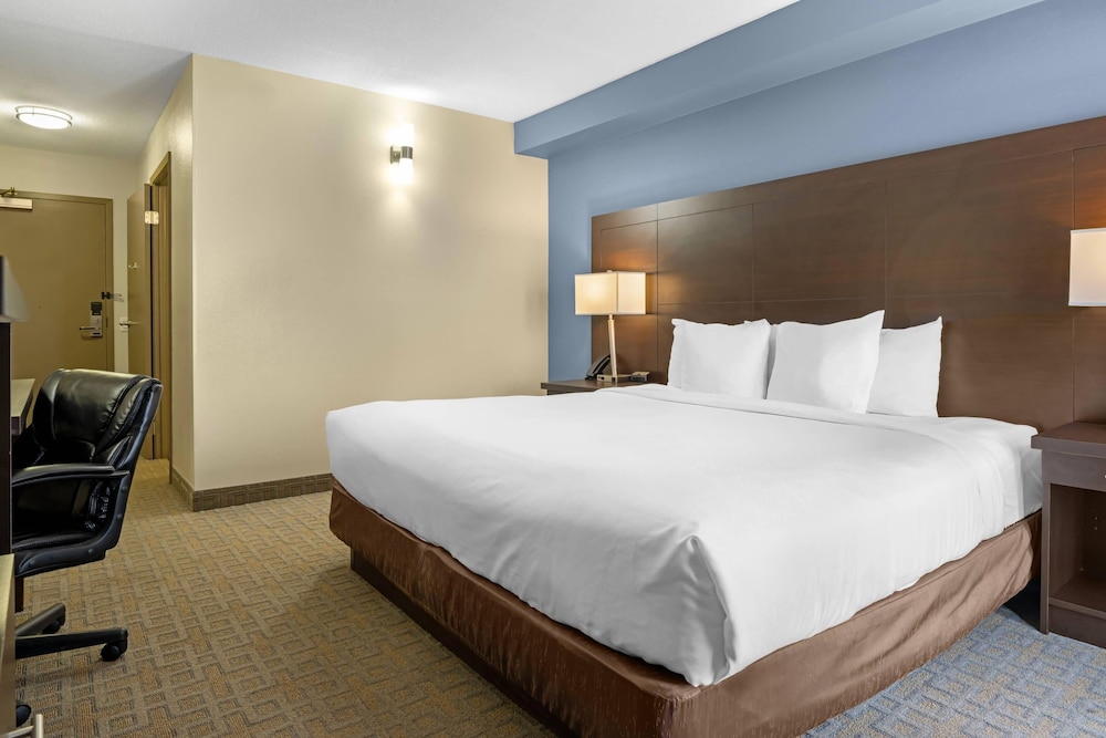 Quality Inn & Suites Bathurst, NB 15/50