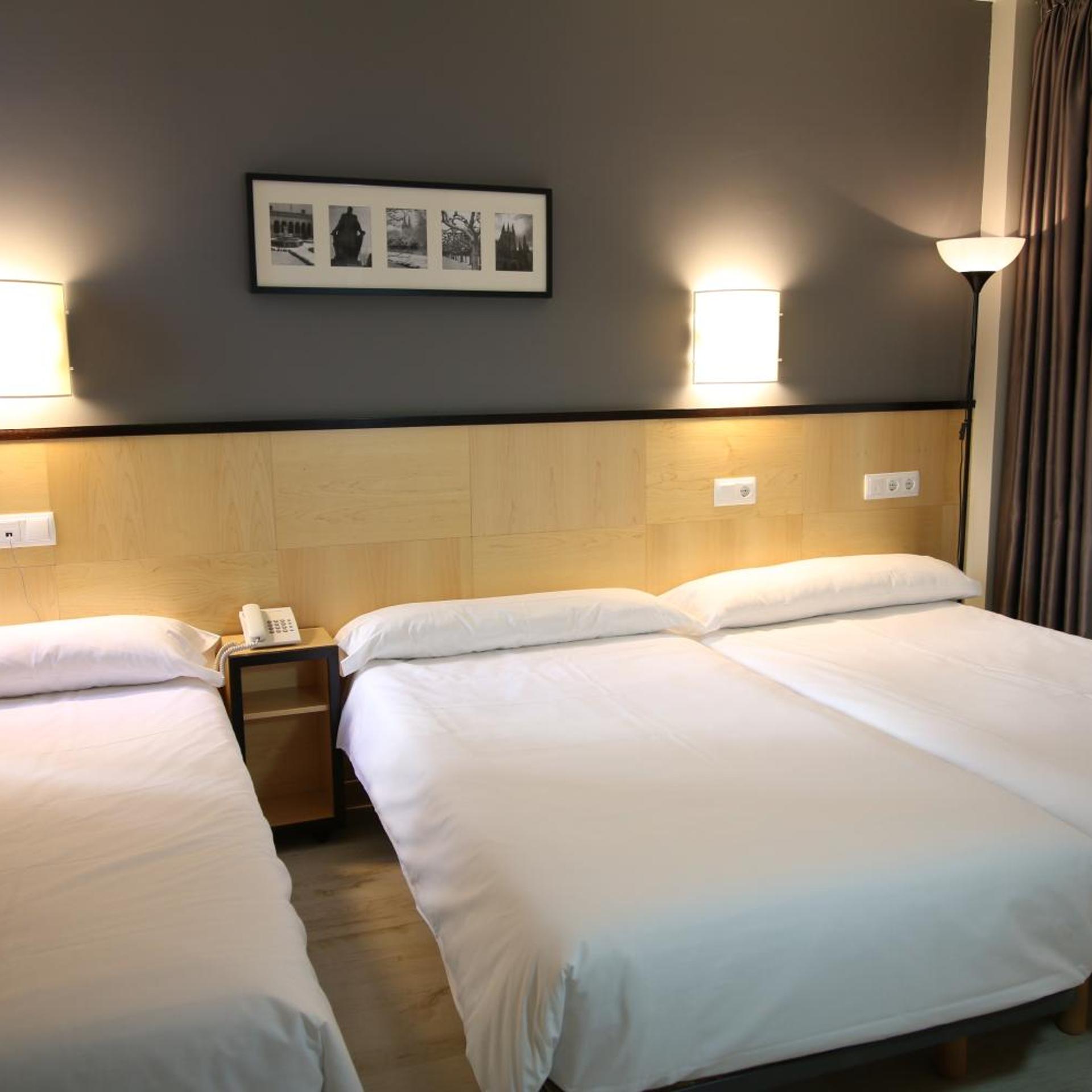 Room, Triple