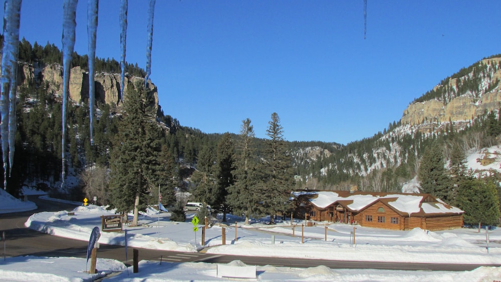 Spearfish Canyon Lodge 5/75
