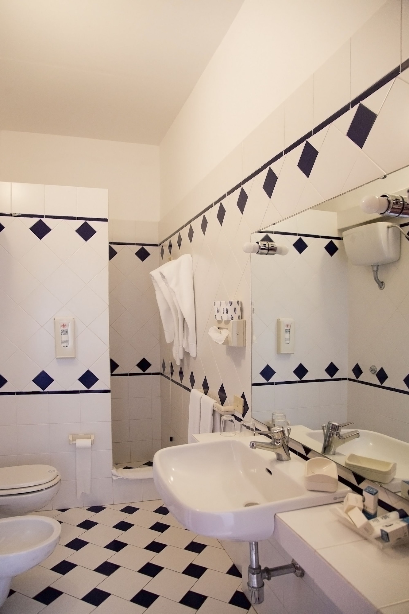 غرفة ثلاثية بإطلالة على البحر بشرفة، Hotel Cincotta 5/6