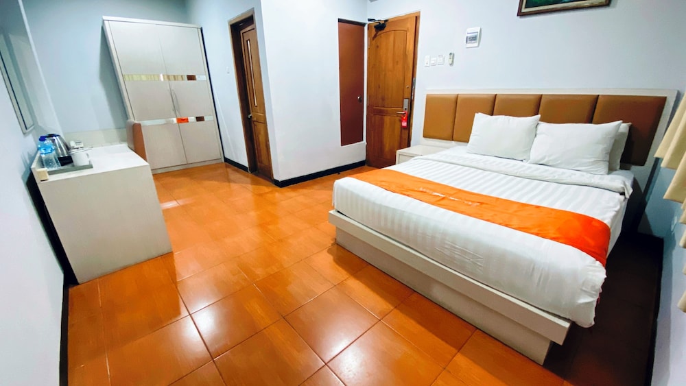 SUPERIOR, DOUBLE BED, CITY VIEW