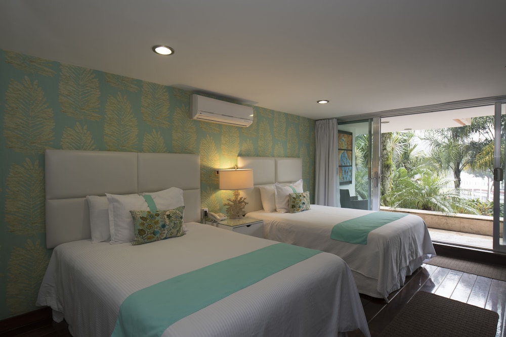 Colombe Hotel Boutique 34/76