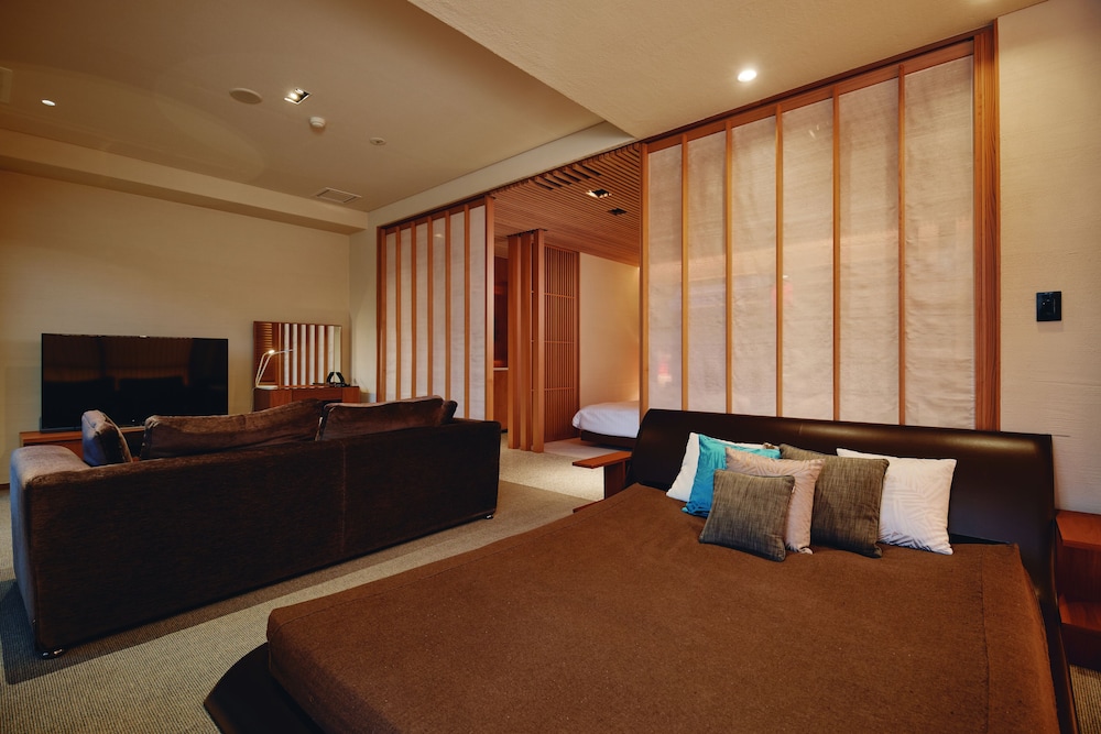 River Retreat Garaku 38/46