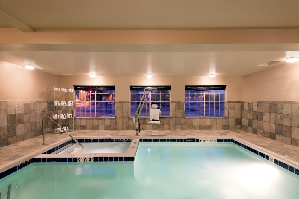 Holiday Inn Express And Suites Fraser Winter Park Area Formerly the Pinnacle Lodge 33/73