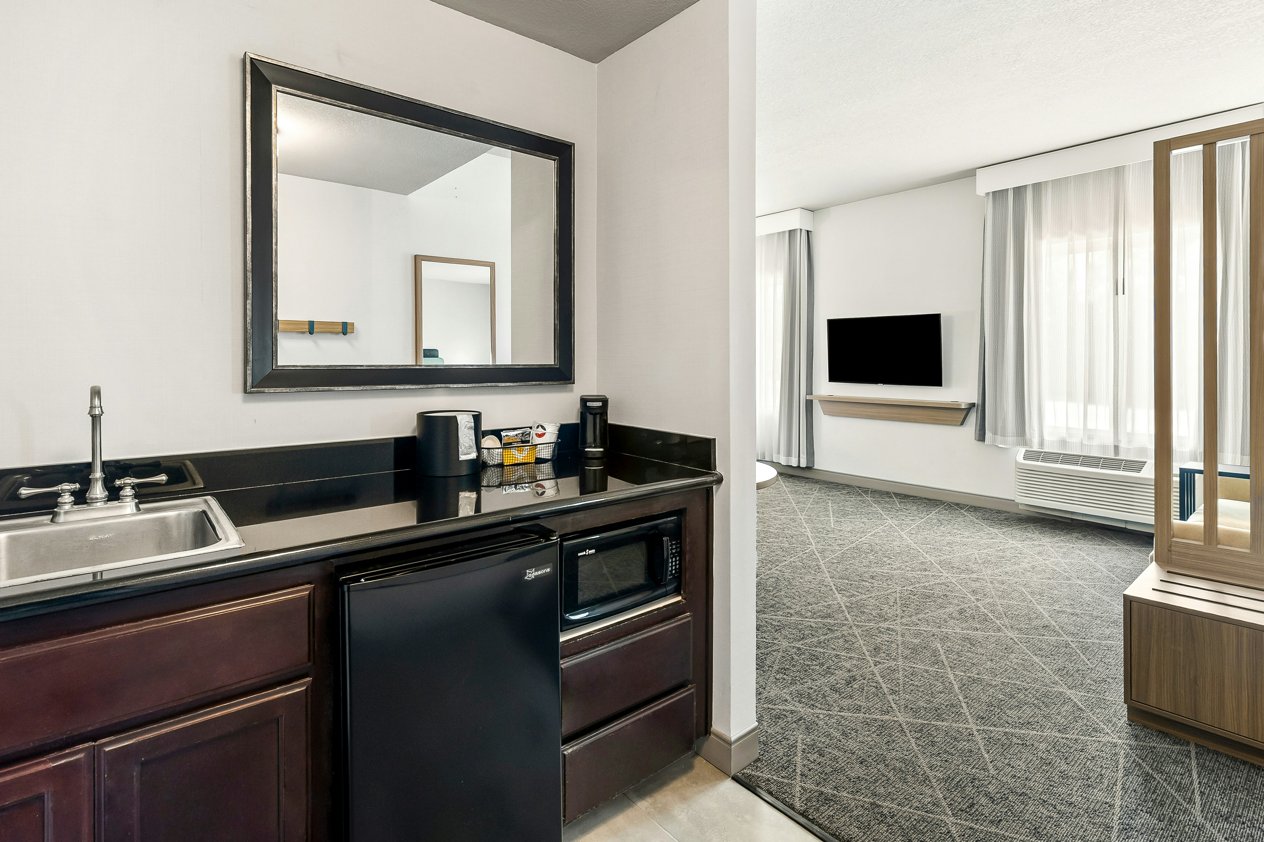 استوديو بسرير كينج مع أريكة، Hampton Inn Suites Merced 4/4