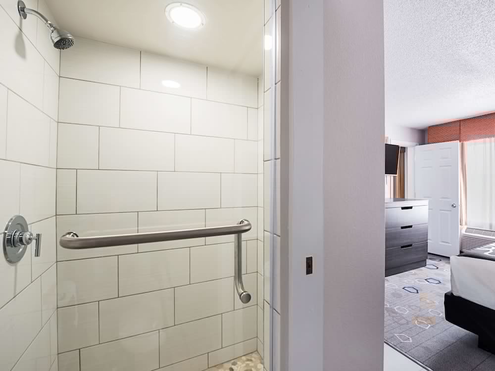 La Quinta Inn & Suites by Wyndham Minneapolis Northwest 7/39