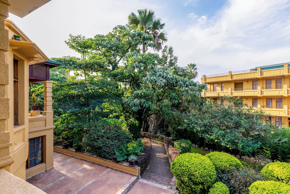 The Emin Pasha Hotel 39/46