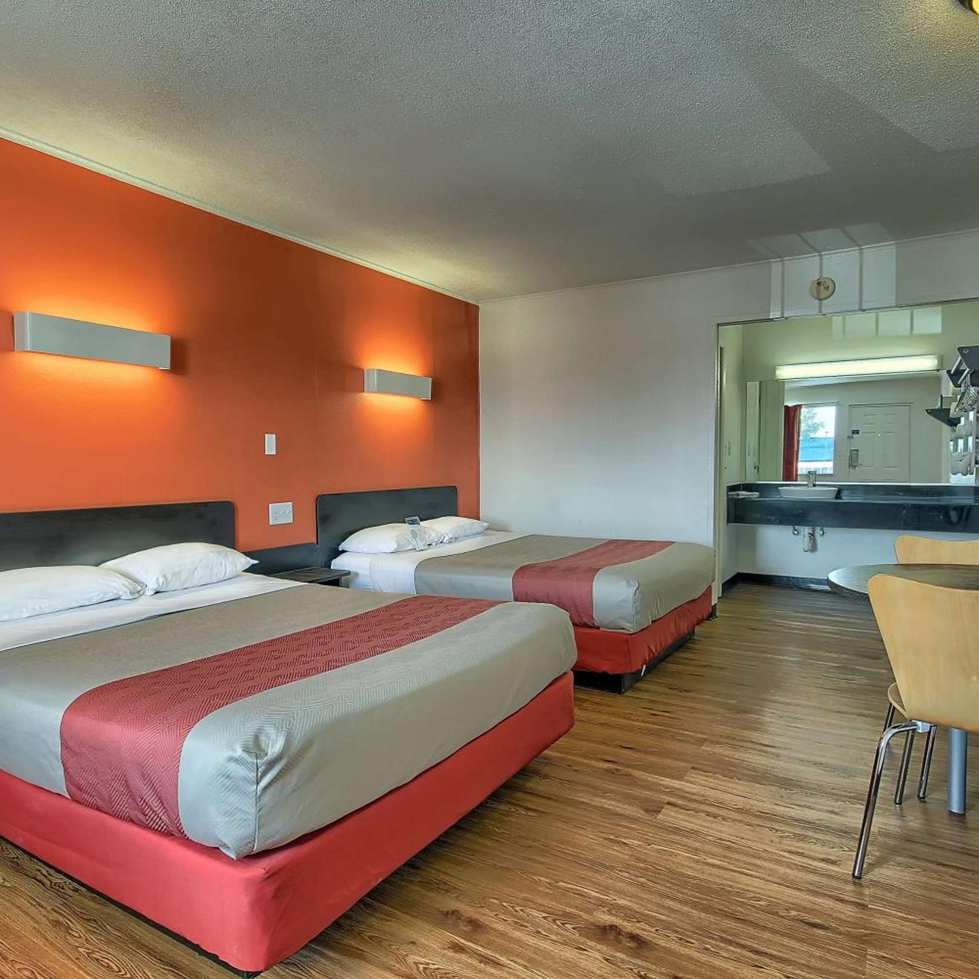 Room, 2 Queen Beds, Smoking, Motel6 Lima, OH 2/10