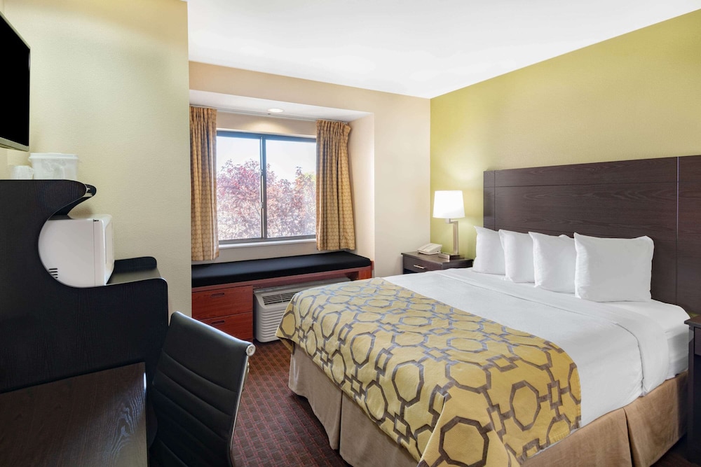 Baymont By Wyndham Farmington 10/41