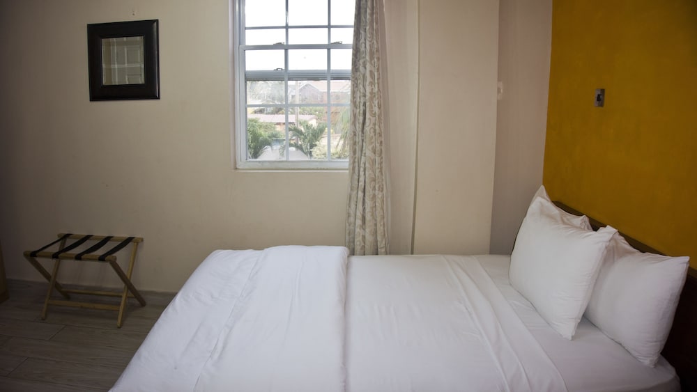Tropical Enclave Hotel 27/60