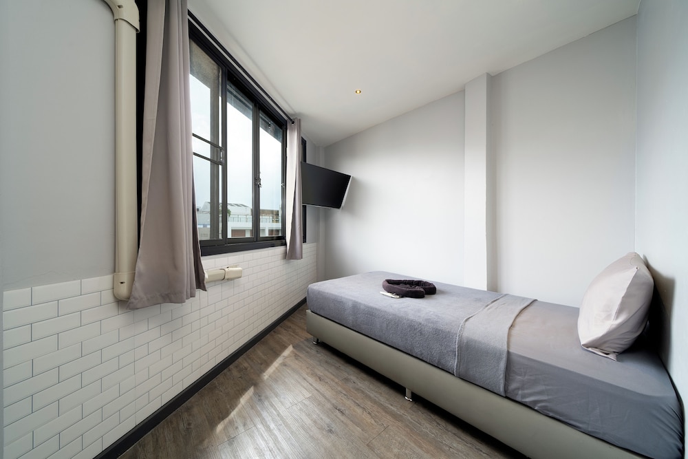 Oh Bangkok Hostel 14/84