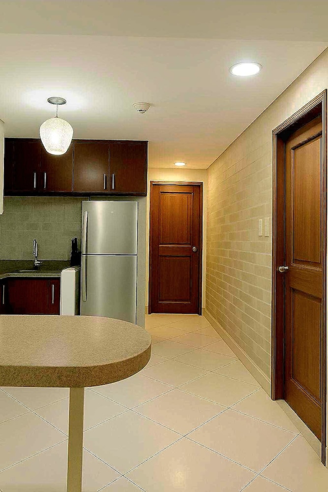 Jmm Grand Suites 7/50