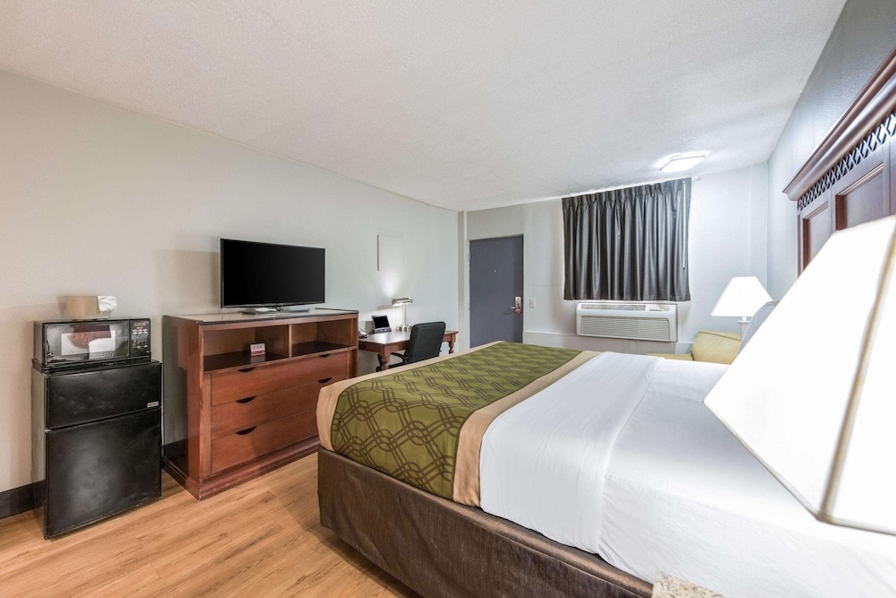 Rodeway Inn St. Joseph MI 9/20