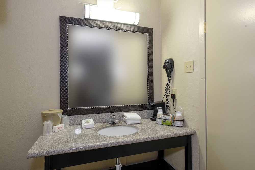 Red Roof Inn Hot Springs 20/49