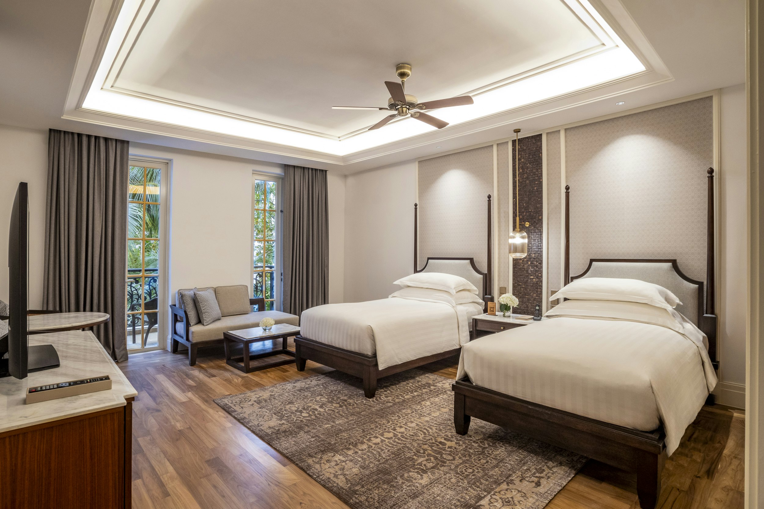 Merchant, Twin Beds