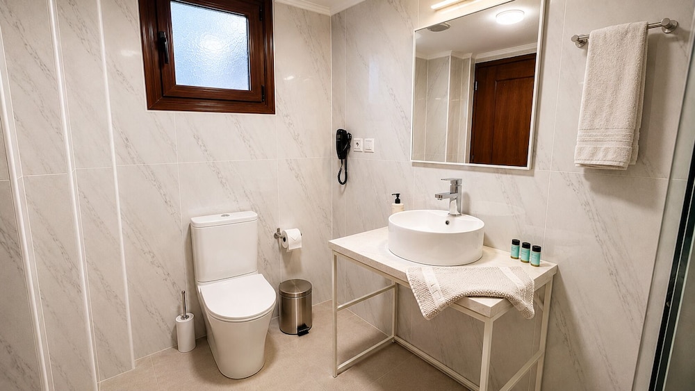 ST. CONSTANTIN SEA HOTEL AND SPA RESORT 48/50