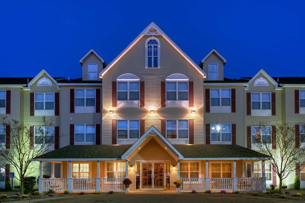 Country Inn Suites By Radisson Forest Lake Mn 1/37