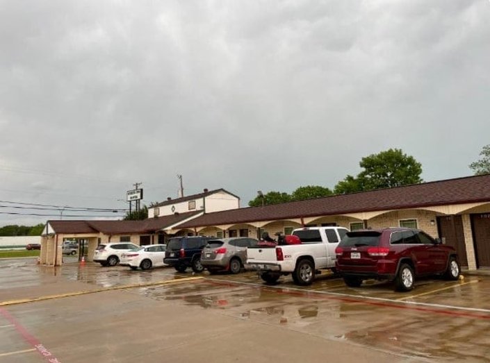 Golden Inn Dallas by Hotel O 40/50