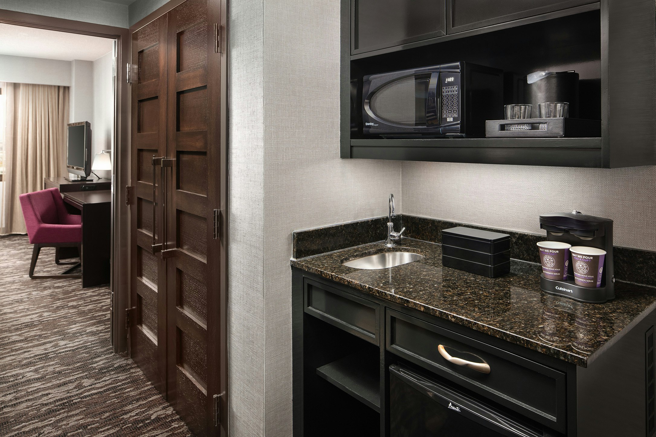 جناح ركني بسرير كينج، Embassy Suites By Hilton Crystal City National Airport 3/3