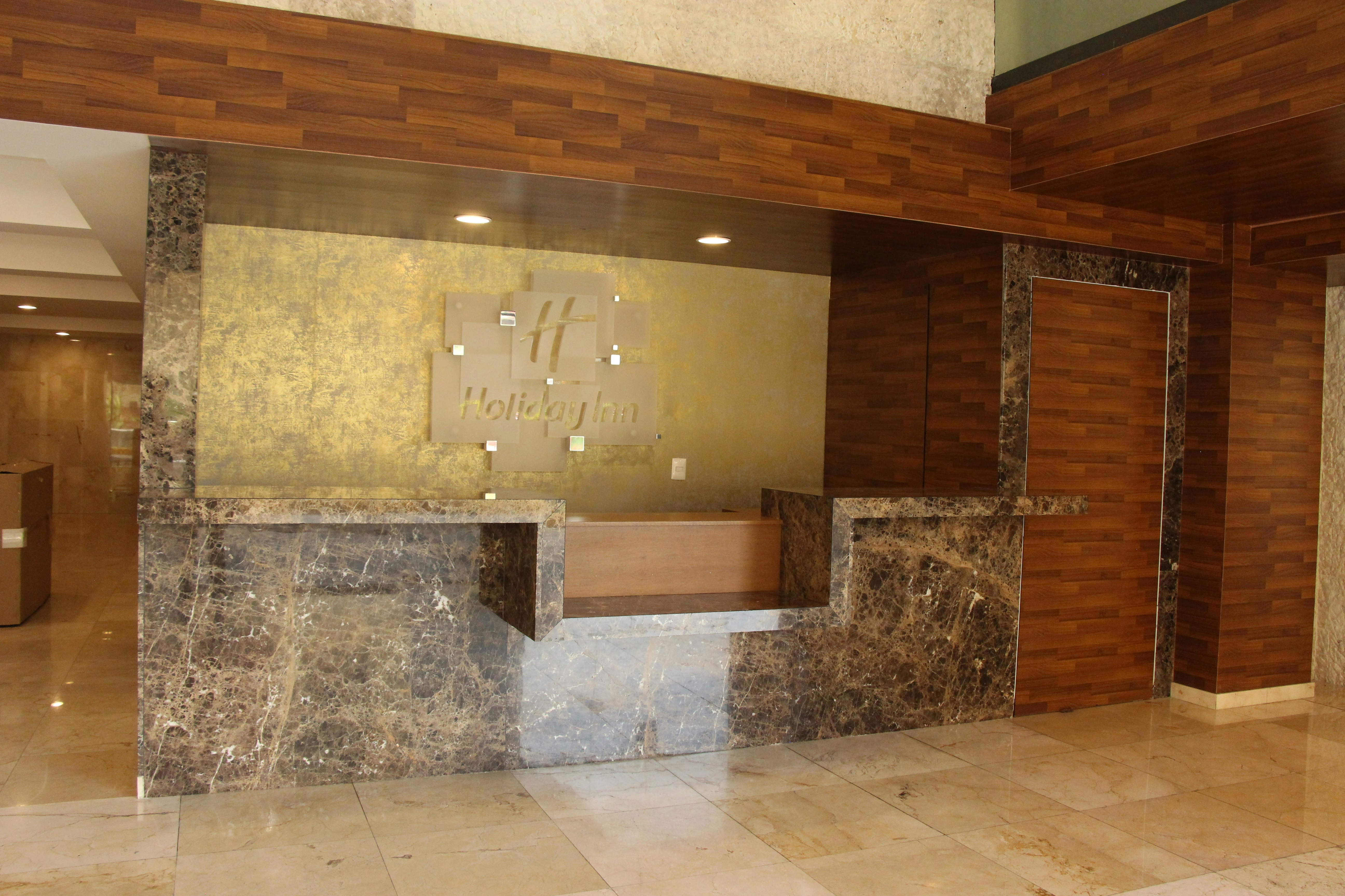 Holiday Inn Mexico Santa Fe 4/22