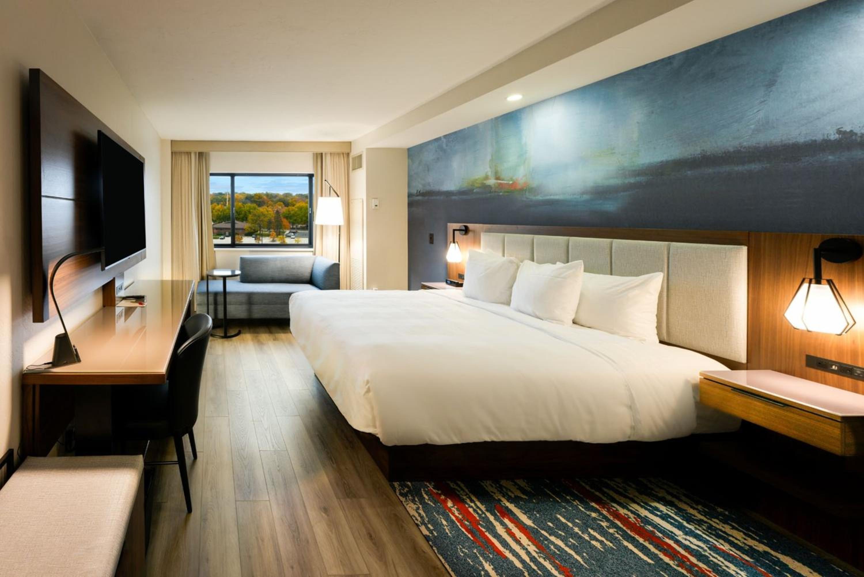 Room, King Bed, Water View